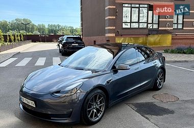 Седан Tesla Model 3 2022 в Чернигове
