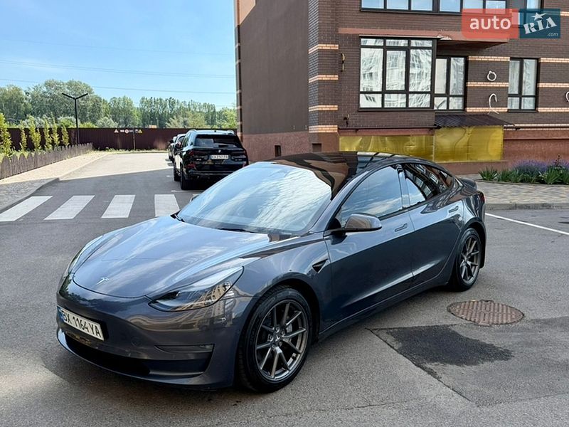 Tesla Model 3 2022