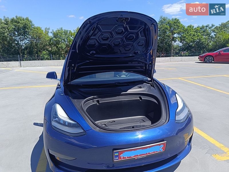 Седан Tesla Model 3 2019 в Тернополі