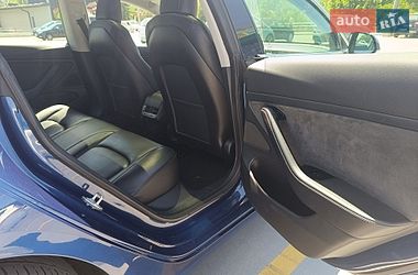 Седан Tesla Model 3 2019 в Тернополі
