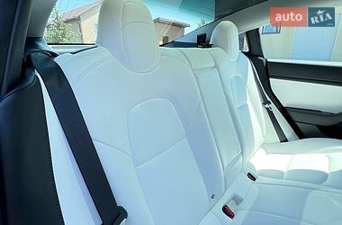 Седан Tesla Model 3 2018 в Львове