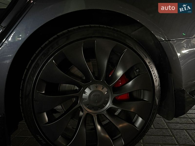Седан Tesla Model 3 2022 в Киеве