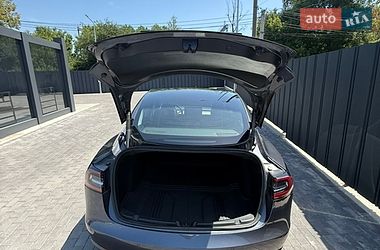 Седан Tesla Model 3 2020 в Виннице