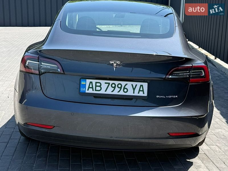 Седан Tesla Model 3 2020 в Виннице