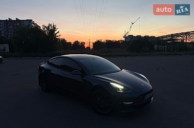 Седан Tesla Model 3 2022 в Чернігові