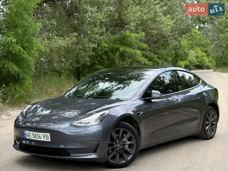 Tesla Model 3 2020