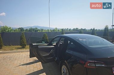 Седан Tesla Model 3 2022 в Ужгороді