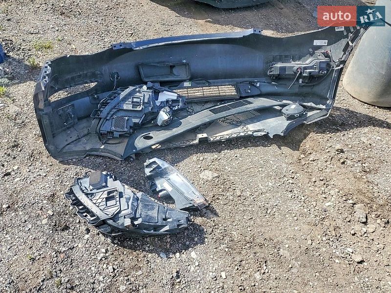 Седан Tesla Model 3 2023 в Львові