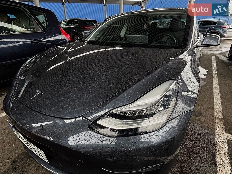 Tesla Model 3 2020
