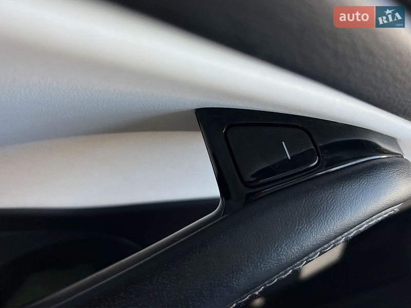 Седан Tesla Model 3 2019 в Ивано-Франковске
