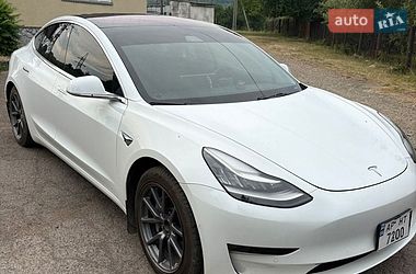 tesla model-3 2018 в Свалява від професійного продавця Ілля