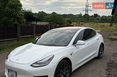 Седан Tesla Model 3 2018 в Сваляве