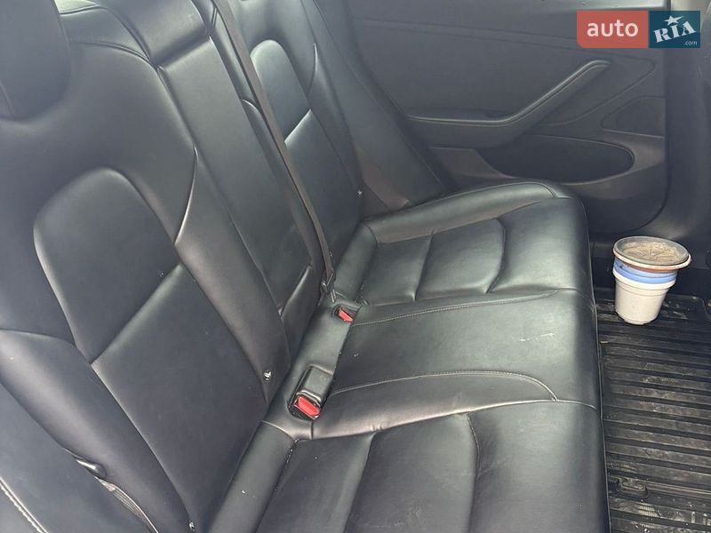 Седан Tesla Model 3 2018 в Сваляве