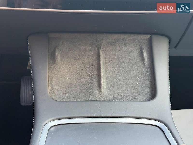 Седан Tesla Model 3 2021 в Києві