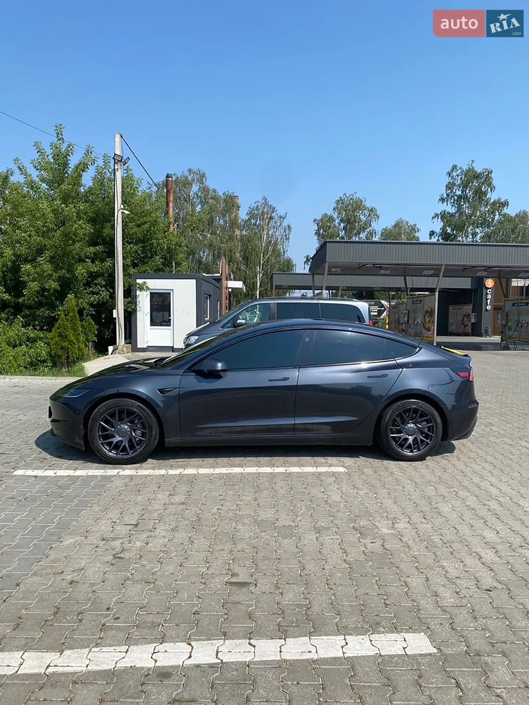 2025 Tesla Model 3 - мініатюра 3