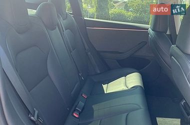 Седан Tesla Model 3 2025 в Черновцах