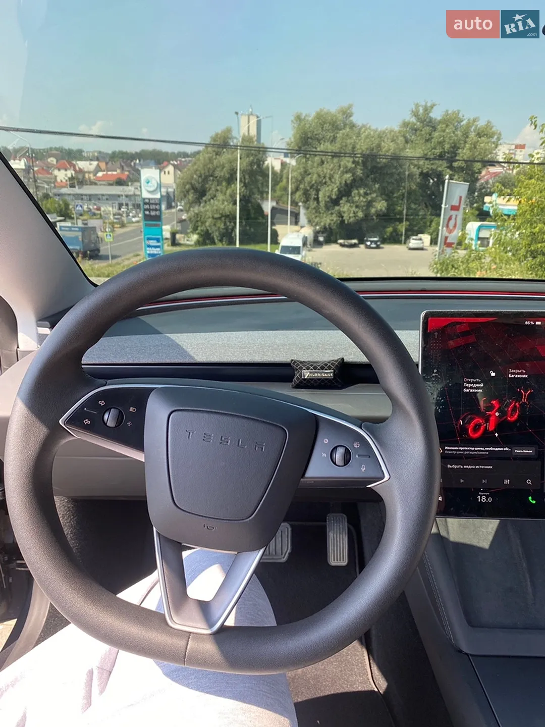 2025 Tesla Model 3 - мініатюра 16