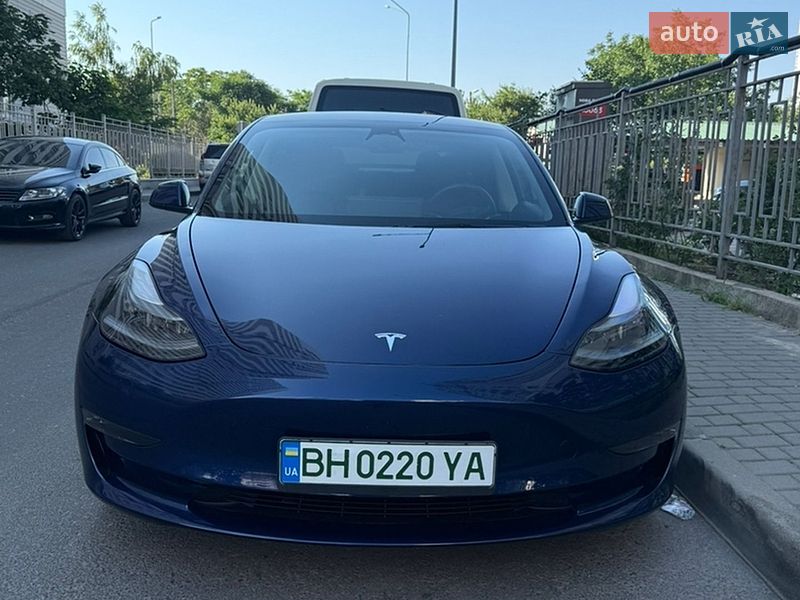 Седан Tesla Model 3 2023 в Одессе