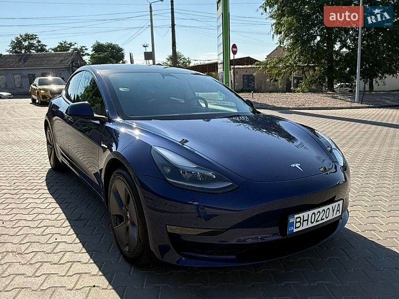 Седан Tesla Model 3 2023 в Одесі