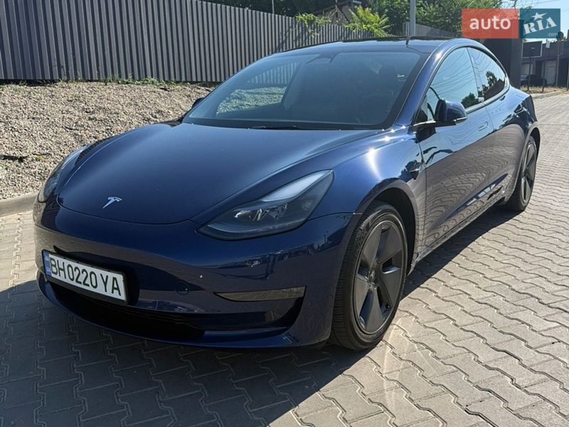 Седан Tesla Model 3 2023 в Одесі