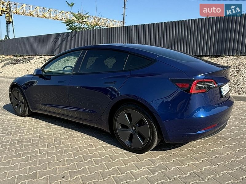 Седан Tesla Model 3 2023 в Одессе