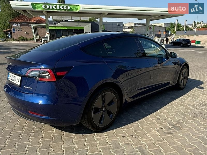 Седан Tesla Model 3 2023 в Одесі