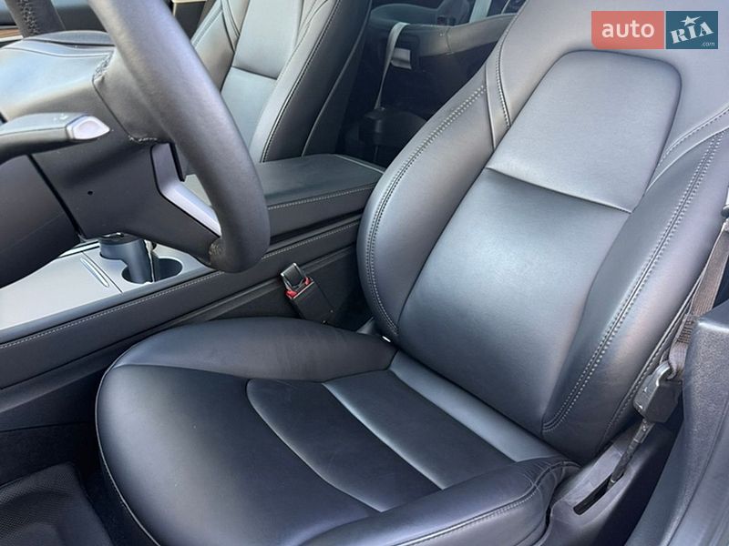 Седан Tesla Model 3 2023 в Одесі