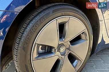 Седан Tesla Model 3 2023 в Одесі