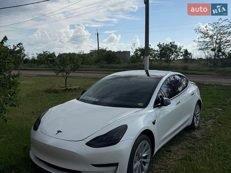 Седан Tesla Model 3 2020 в Одесі