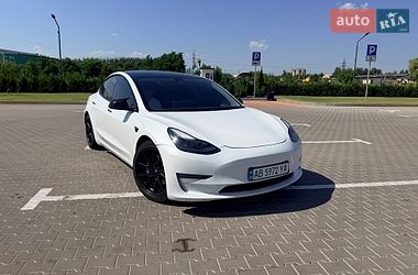 Седан Tesla Model 3 2020 в Виннице