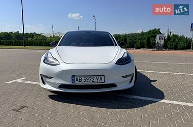 Седан Tesla Model 3 2020 в Виннице