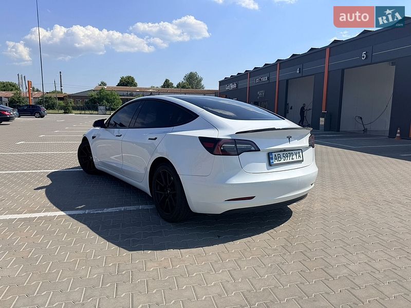 Седан Tesla Model 3 2020 в Вінниці