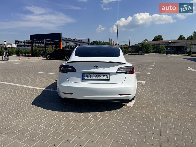 Седан Tesla Model 3 2020 в Виннице