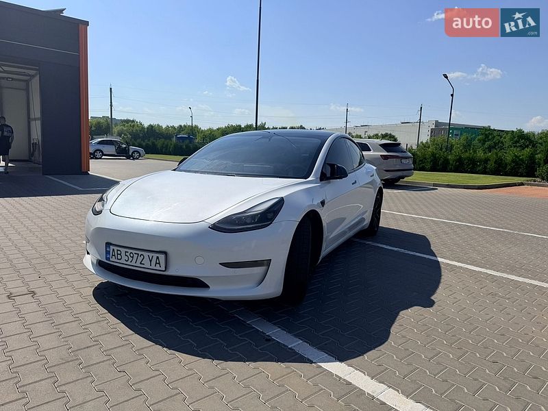 Седан Tesla Model 3 2020 в Виннице