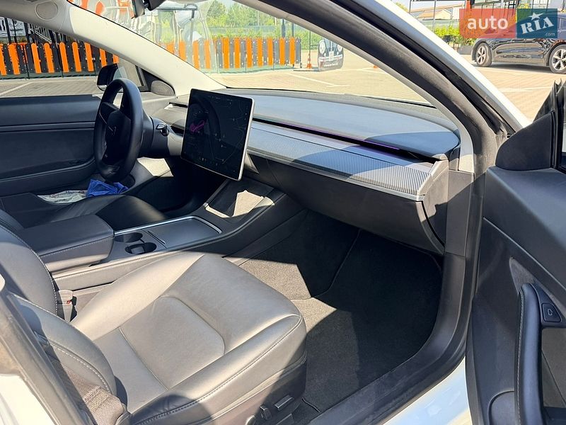 Седан Tesla Model 3 2020 в Виннице