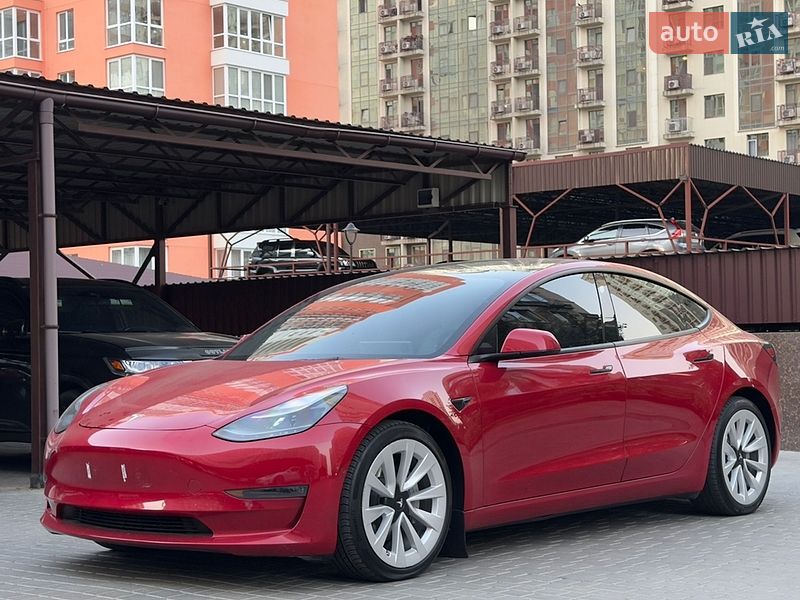 Седан Tesla Model 3 2022 в Одесі