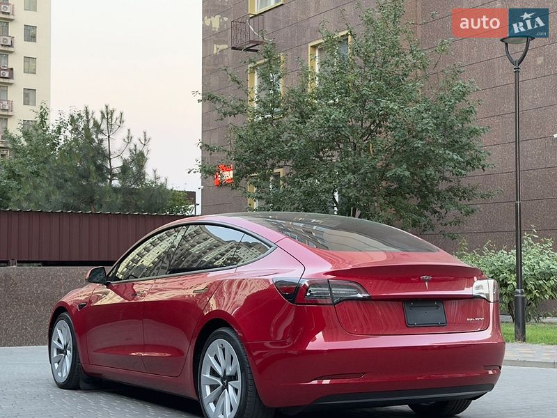 Седан Tesla Model 3 2022 в Одесі