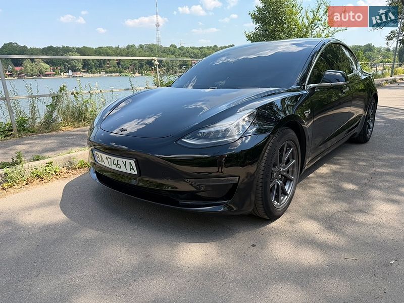 Седан Tesla Model 3 2020 в Кропивницком