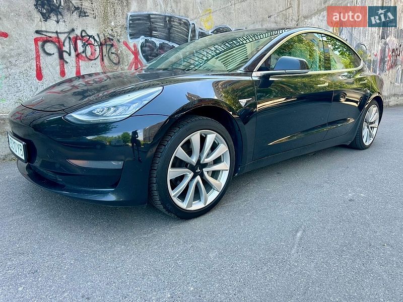 Седан Tesla Model 3 2019 в Києві