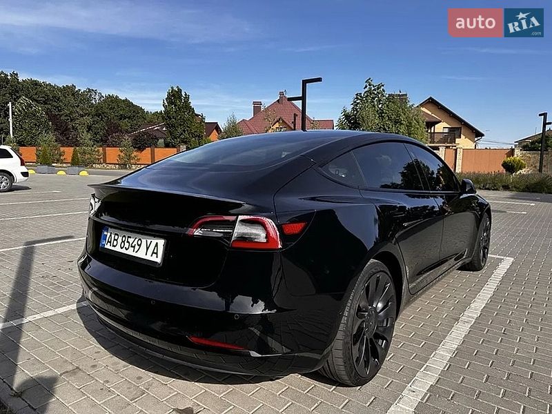 Седан Tesla Model 3 2021 в Житомирі
