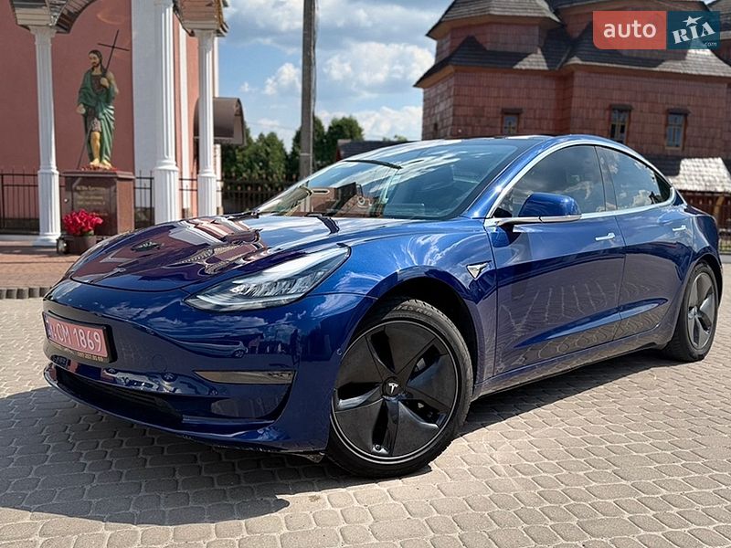 Tesla Model 3 2020