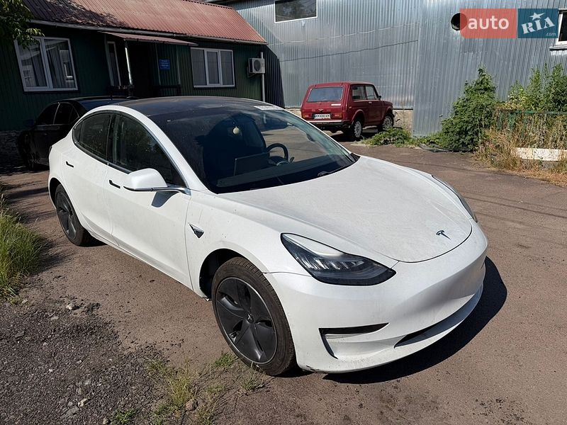 Седан Tesla Model 3 2020 в Житомире