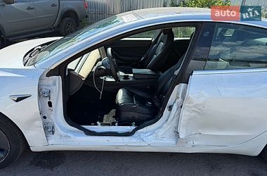 Седан Tesla Model 3 2020 в Житомире