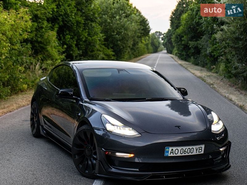 Tesla Model 3 2023