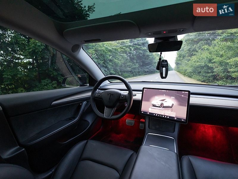 Седан Tesla Model 3 2023 в Львове фото 25 Седан Tesla Model 3 2023 в Львове