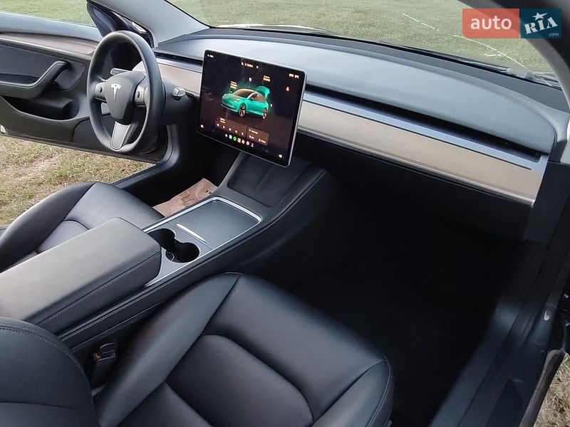 Седан Tesla Model 3 2023 в Полтаве