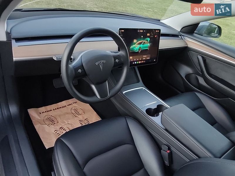Седан Tesla Model 3 2023 в Полтаве