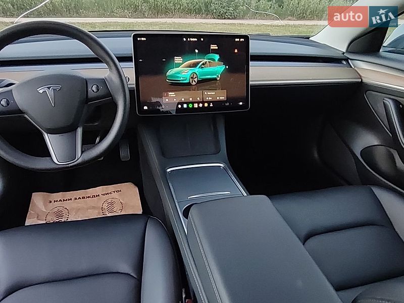 Седан Tesla Model 3 2023 в Полтаве