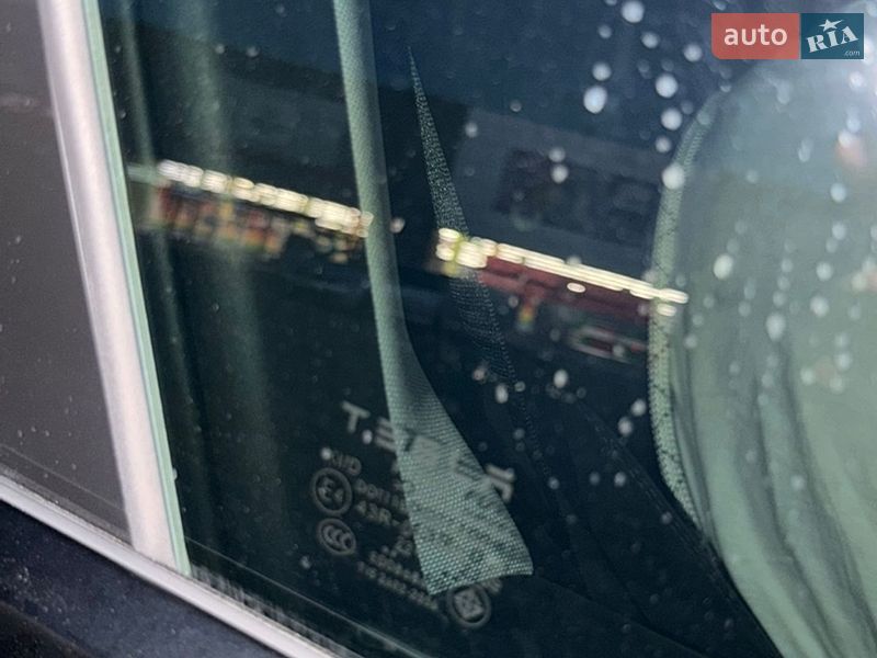 Седан Tesla Model 3 2024 в Дніпрі