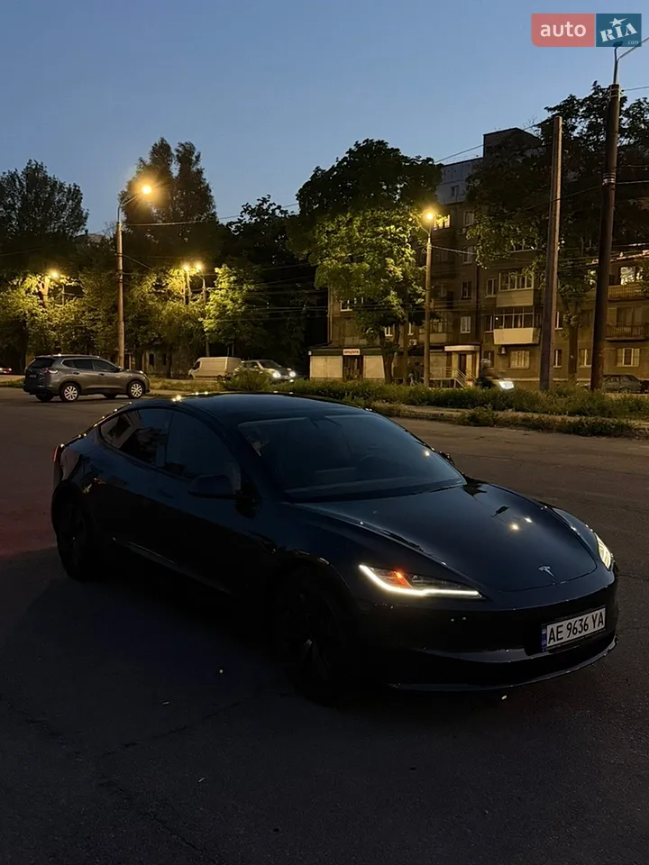 2025 Tesla Model 3 - мініатюра 8